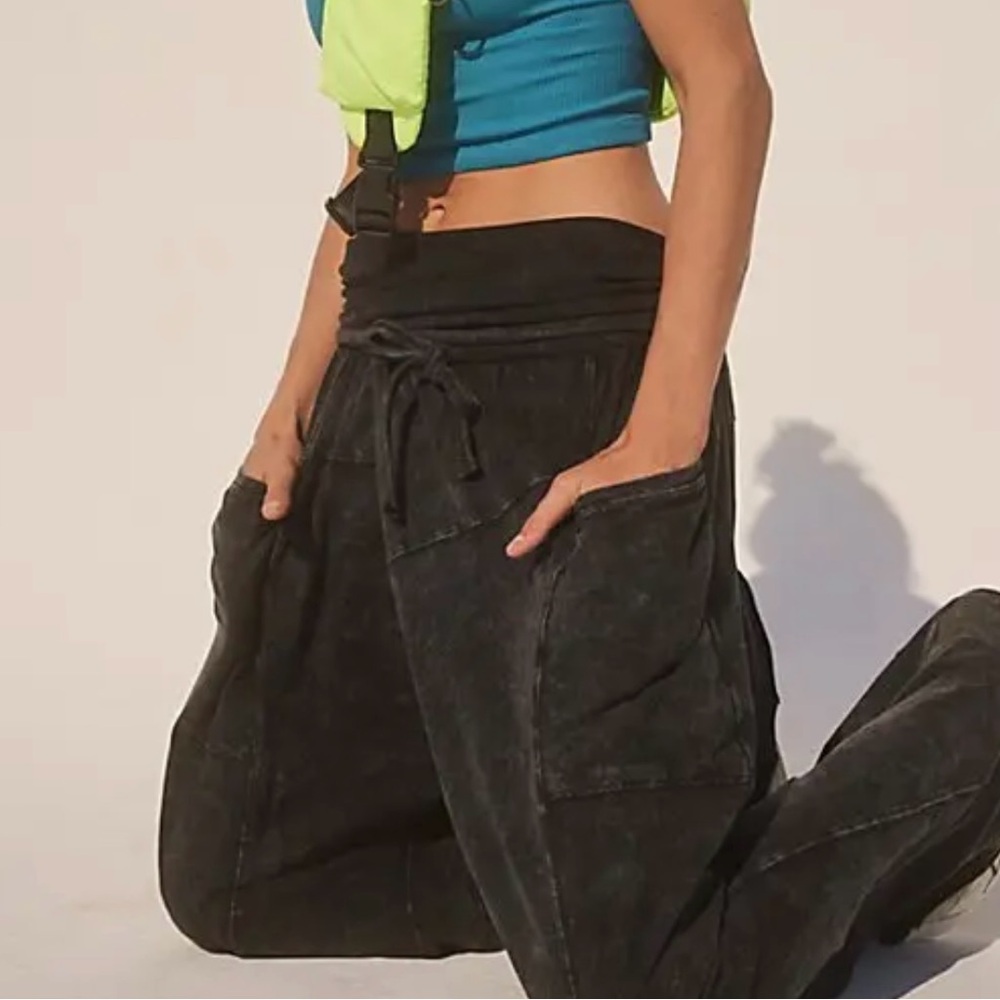 Free People FP Movement Hot Shot Sport Pants Size M - Picture 3 of 16